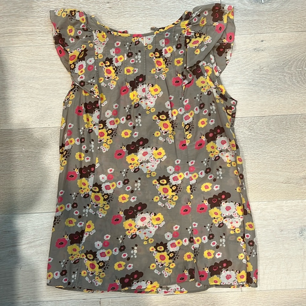 Ruffled shoulder floral tank top